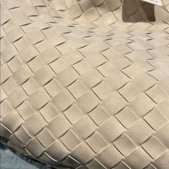 Cream Hobo Bag with Woven Texture - Picture 5 of 9